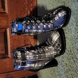 Shoes size 8
